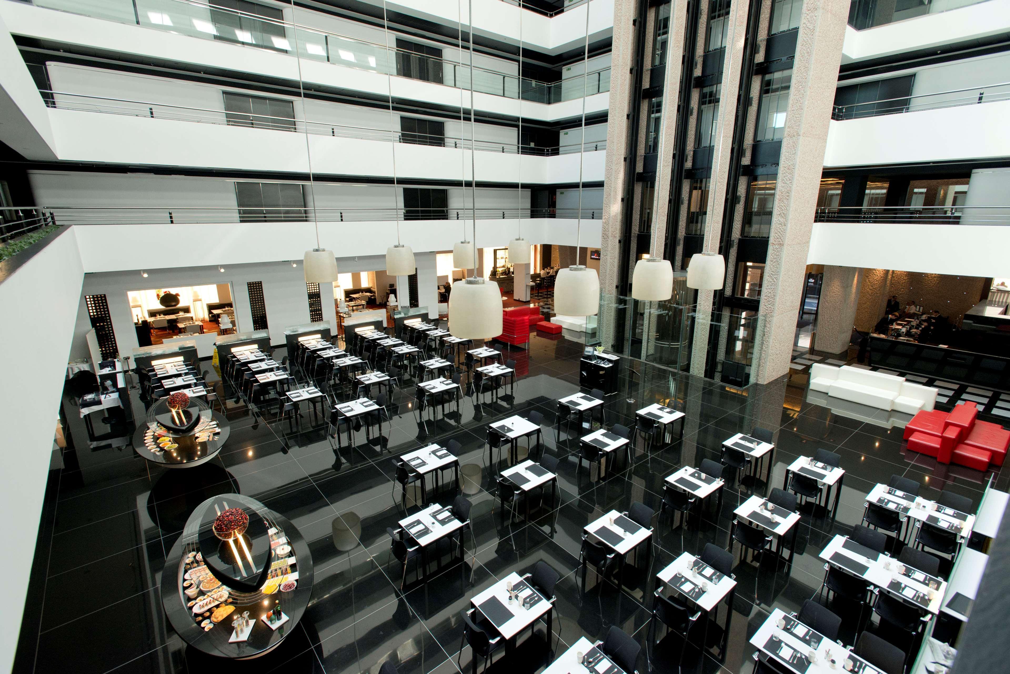 Hilton Madrid Airport Hotel Restoran gambar